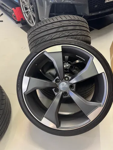 Jogo de Rodas Audi RS3 Aro 20 + Pneus Yokohama - Excelente Estado