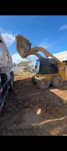 Aluguel de Bobcat em Fortaleza - Com Operador e Combustível Inclusos.