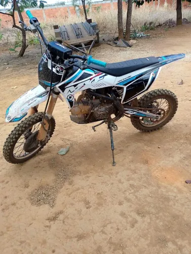 MXF Pro Racing 125R - Moto de Trilha