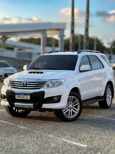 Toyota Hilux SW4 SRV D4-d 4X4 3.0 TDI Dies. AUT 2015