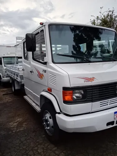 MB 710 97 Cabine Dupla 3 portas