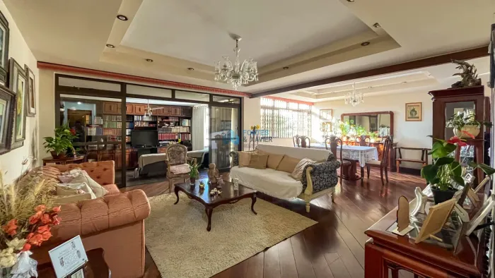 Apartamento garden (tipo casa) com 3 quartos, sendo 1 suíte, com 228m² à venda - Santa Hel