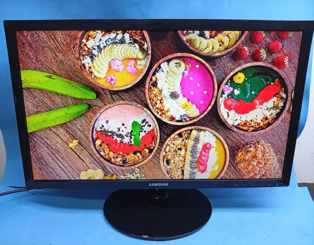 Monitor 24 polegadas Samsung Full HD VGA e HDMI c cabos