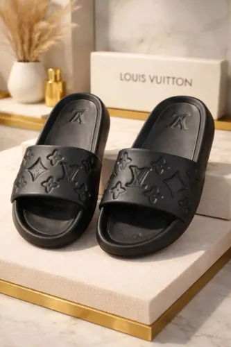 Chinelo Nuvem Louis vuitton 