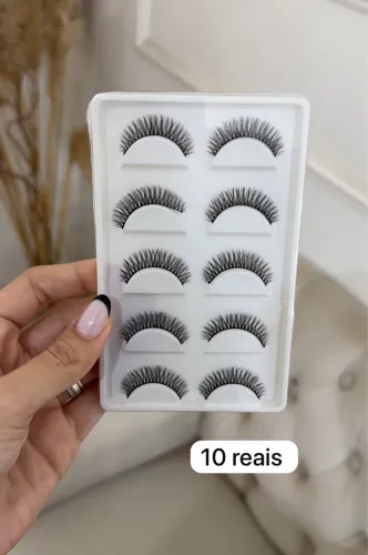 Cílios postiços 