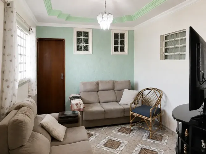 Sobrado 5 Quartos | 274 m² | Anhanguera B/C Valparaiso/GO | Renda até R$ 2.500/mês
