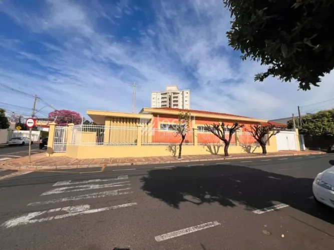 Casa com 5 quartos, 330 m² - venda por R$ 1.500.000 ou aluguel por R$ 9.450/mês - Centro -