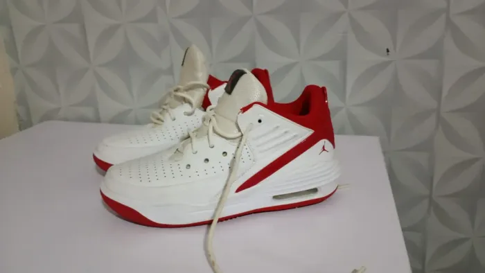 Tenis Nike Jordan Max Aura 5