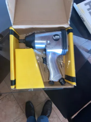 Chave de impacto pneumática - disponível para pechinchar 