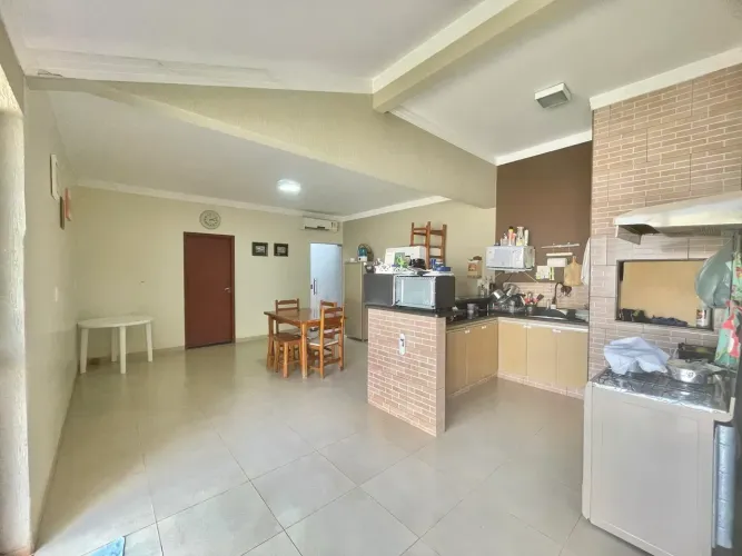 casa a venda espaçosa com 3 suites setor valirozado em rio verde go