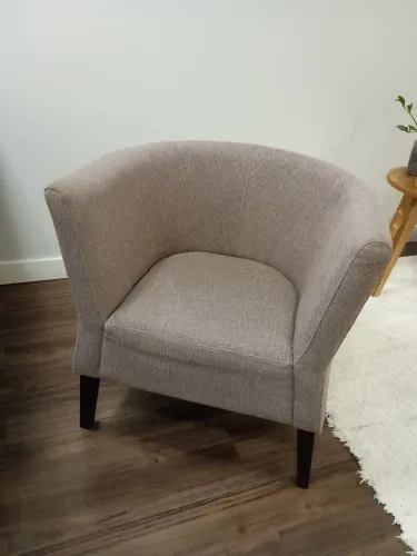 Poltrona cinza design tokstok