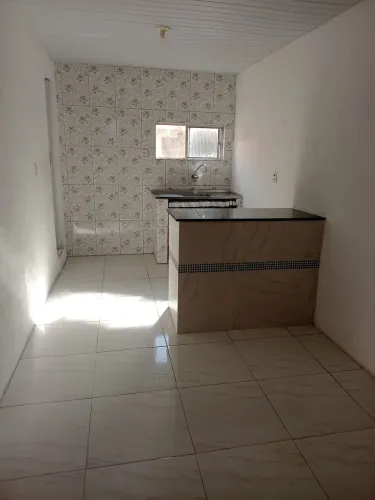 Alugo Casa de 1/4