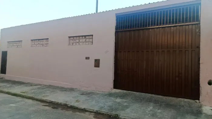 Lote lote com 480m2  de esquina,  com galpão de 180m2.