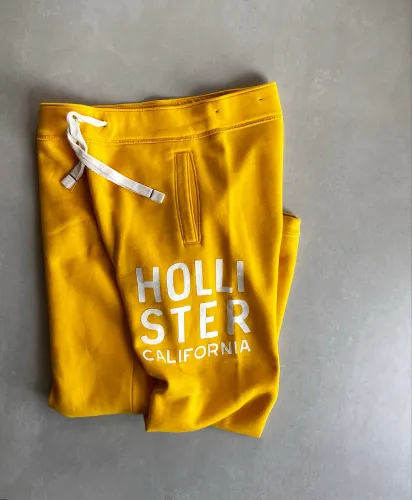 Calça em moleton Hollister amarela M