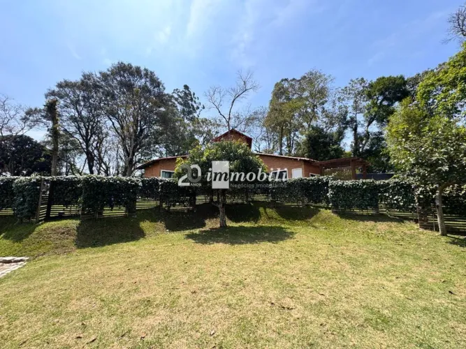 Casa para alugar em Carapicuíba, Granja Viana, com 3 quartos, com 130 m², Fazendinha