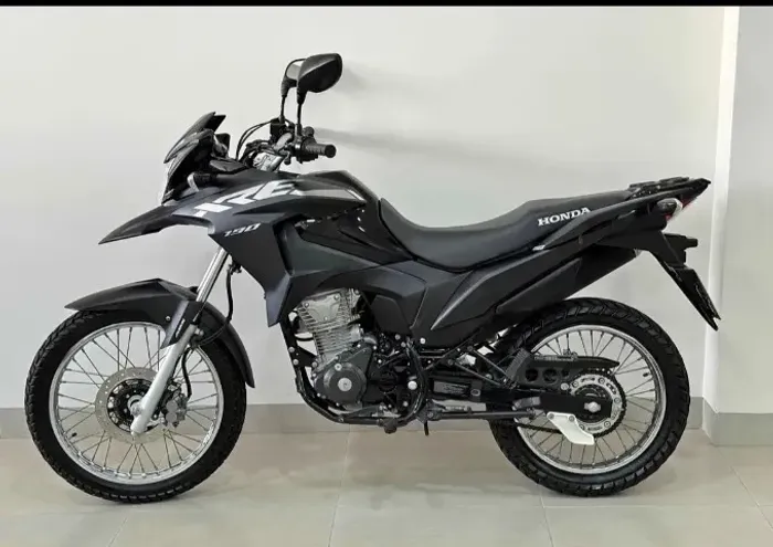 Vendo Honda XRE 190 Novinha