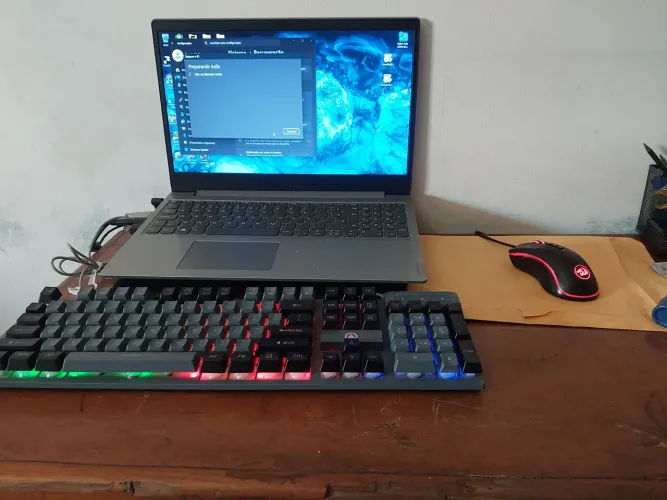 Vendo notebook Lenovo usado