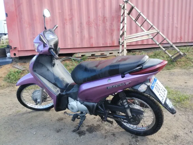 VENDO BIZ ROSA SEMI NOVA PARTIDA ELÉTRICA