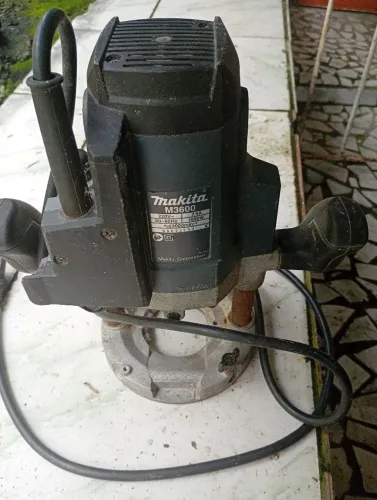 Vendo fresadora Makita M36003