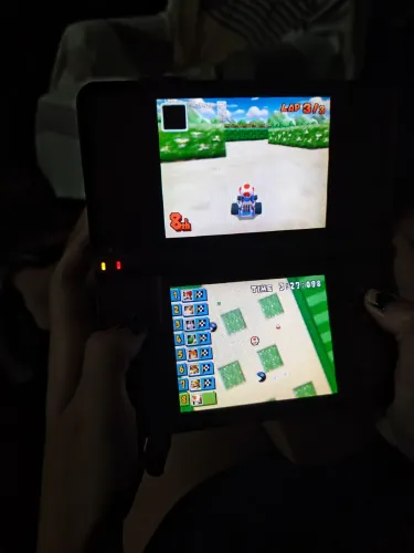 Nintendo DS XL com capa e 2 jogos em perfeito estado