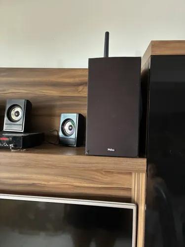 Vendo Rack mais Tv e som