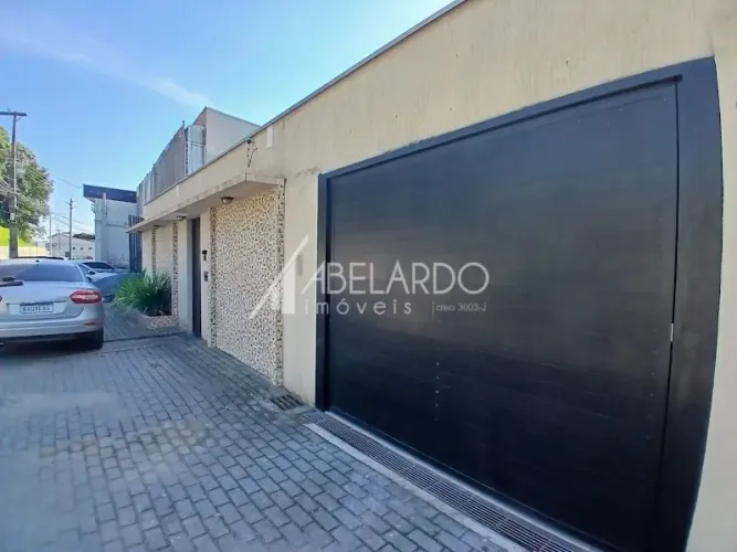 Casa para locação com piscina no Bairro Salto