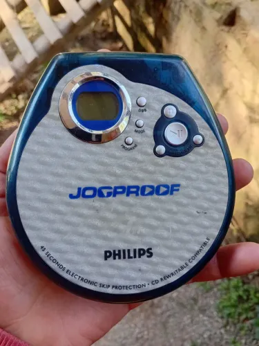 Discman liga mas nao lê CD 