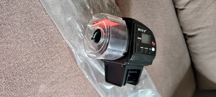 Alimentador automático para peixes