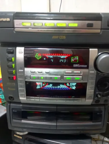 Central Aiwa F9 funcionando tudo.