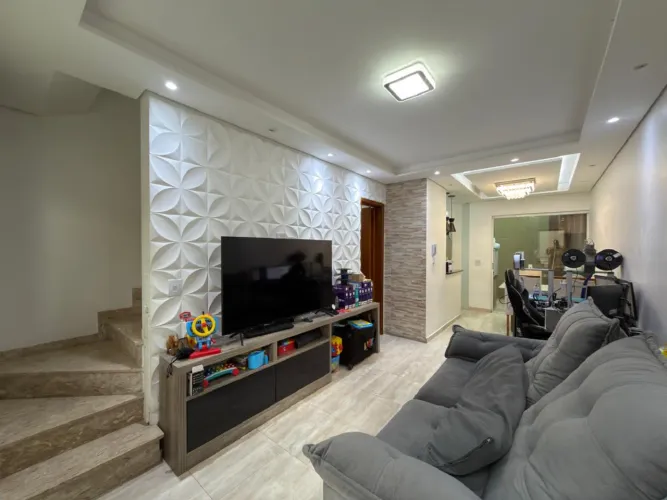 Casa no condomínio Residencial Carmel para venda com 2 quartos, sendo 2 suítes, 60m²