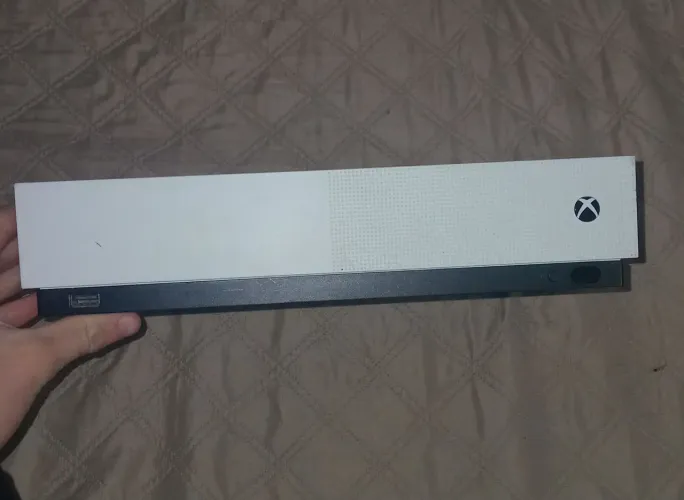 Xbox one S 500gb + 1 Controle + Fonte + HDMI