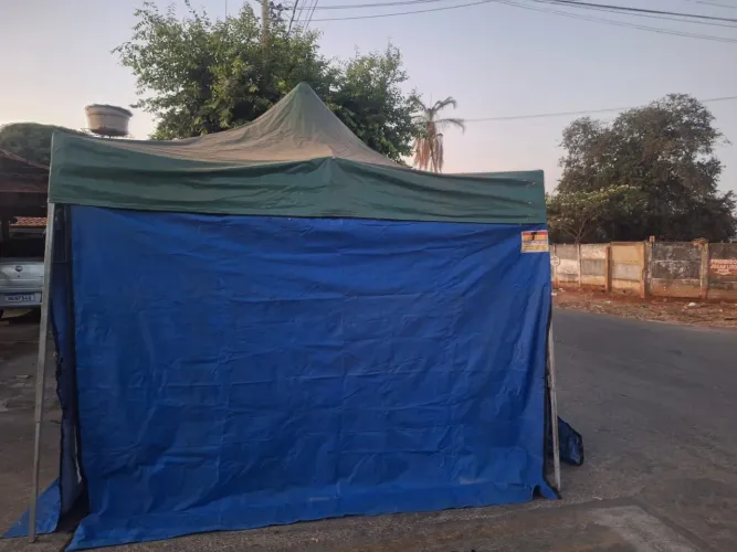 Tenda sanfonada 4,5 x 3,0 com laterais