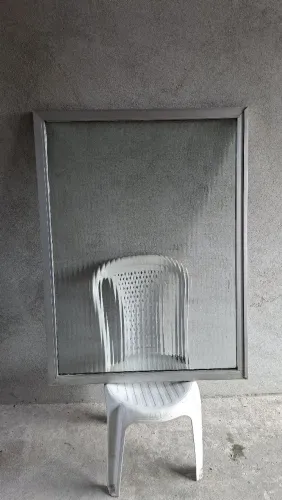 Janelas de vidro canelado tamanho 1.15 X 85 apenas 90 cada retirada na Terra firme