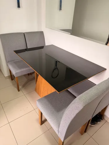 Conjunto Sala de Jantar Mesa Tampo Mdf/vidro Preto 4 Cadeiras Pampulha