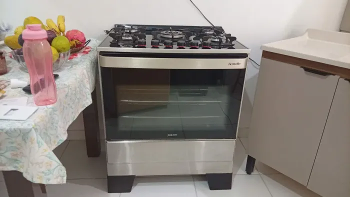 Vendo fogão de 5 bocas, forno duplo ,em ótimo estado de conservação