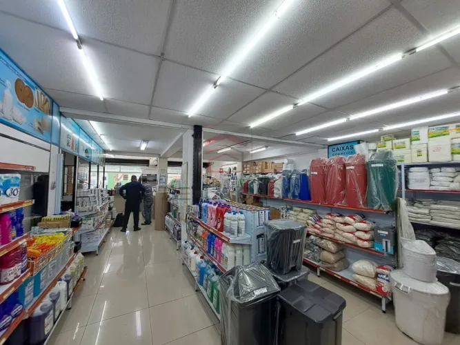 Galpão a venda na Mooca com 650 metros e entrada para caminhão
