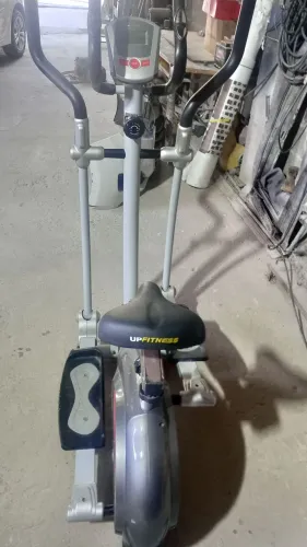 Vendo BICICLETA ERGOMÉTRICA para academia