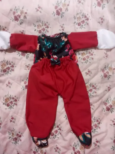 Conjunto de bebê faço por encomenda meu contato *