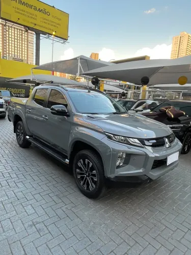 Mitsubishi L200 Tri. S.urban HPE-S 2.4 4X4 Die. AUT 2025