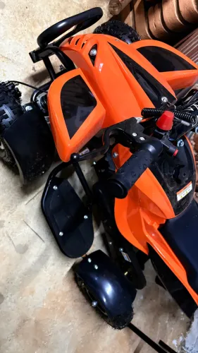 Mini quadriciclo