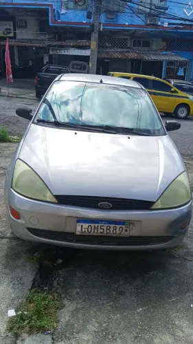 Ford Focus 1.8 16V 5P 2003