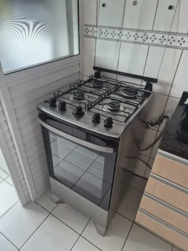 Fogão 4 Bocas Electrolux Prata Com Mesa Inox E Perfectcook Cinza