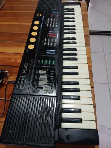 Relíquia Teclado de 1990 CCE