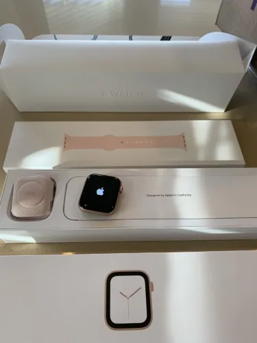 Apple Watch Series 4 40mm Rosé Gold ? Original Apple