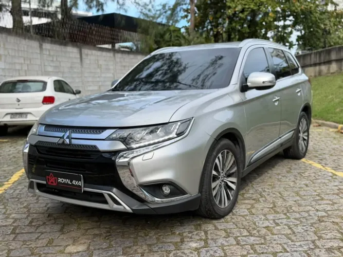 Mitsubishi Outlander HPE-S 3.0 V6 4X4 5P Aut. 2020