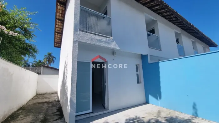 Casa de condomínio em Rua L - Balneário Gardem Mar - Caraguatatuba/SP