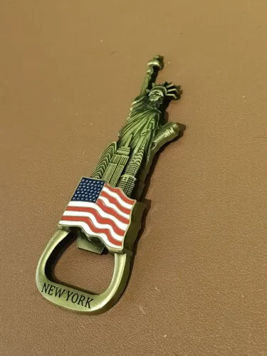 Ímã de Geladeira e Abridor de Garrafas Nova York / Estátua da Liberdade - Metal
