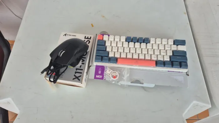 Kit Gamer Completo: Teclado 60% + Mouse Wireless c/ Dock + Headset HyperX ?
