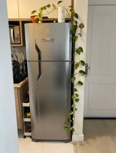 EXCELENTE OPORTUNIDADE GELADEIRA ELECTROLUX INOX TF39S DUPLEX FROST FREE SEMINOVA