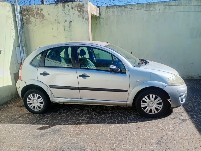 Citroen C3 GLX 1.4/ GLX Sonora 1.4 Flex 8V 5P 2011